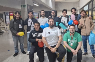 Imagem dos alunos na maratona de programação.